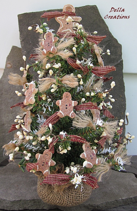 Tabletop Christmas Tree - Primitive/Country with Salt Dough Gingerbread Men